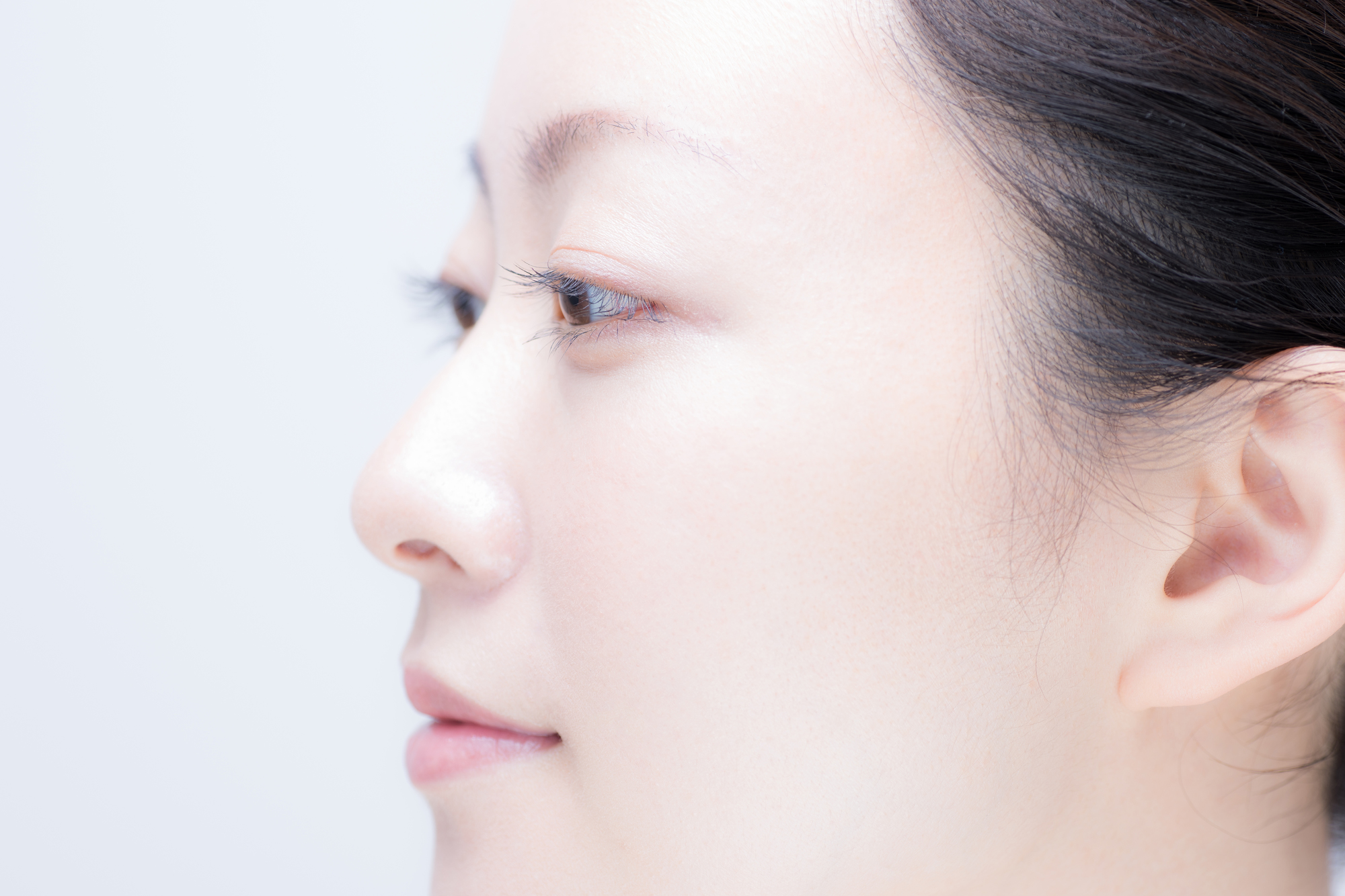 マスク必須 顔の脂肪吸引後の圧迫の方法と必要な期間とは