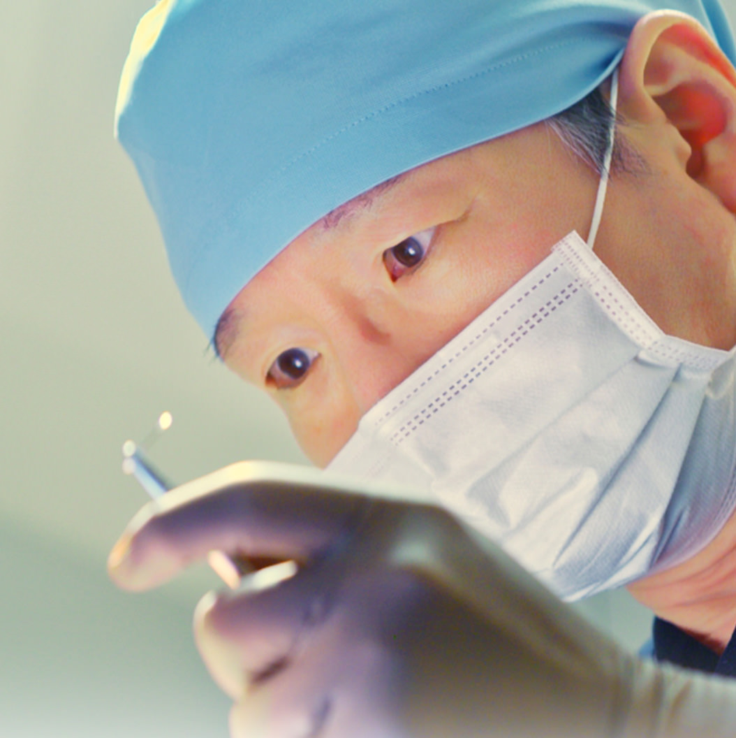 繊細な手技で、自然に美しい目元へ