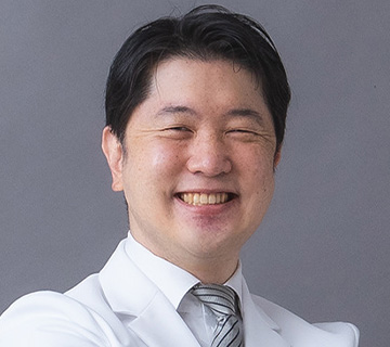 権東 容秀