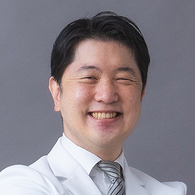 権東 容秀医師