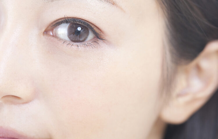 下眼瞼脱脂術のデメリットとメリットを比較